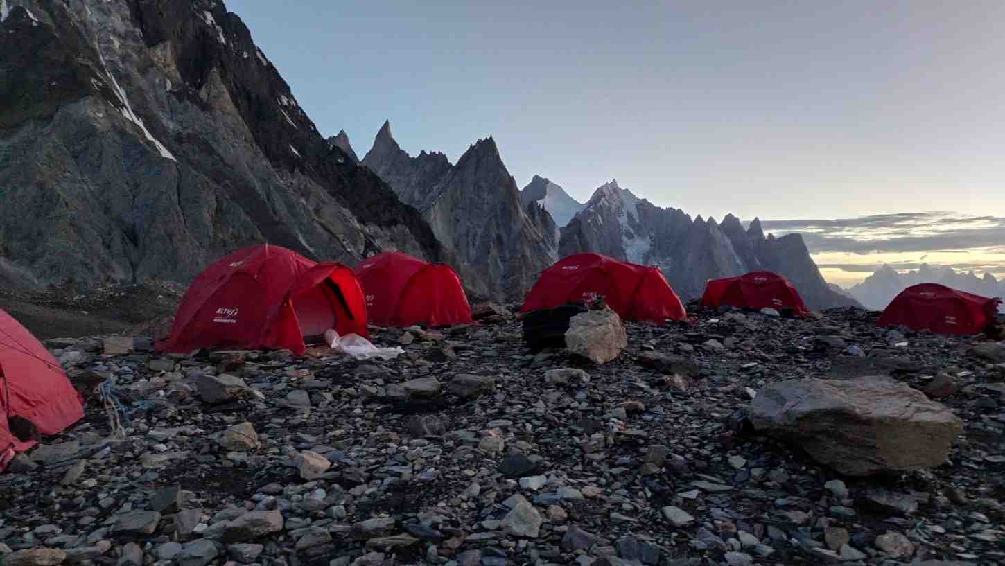  BROAD PEAK (8047M) Images