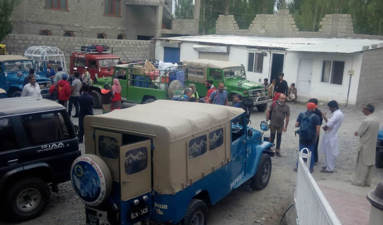 Gasherbrum (V 7147-M), K2 base camp via gondogoro la trek, K2 base camp and concordia trek, Trekking in karakoram Images